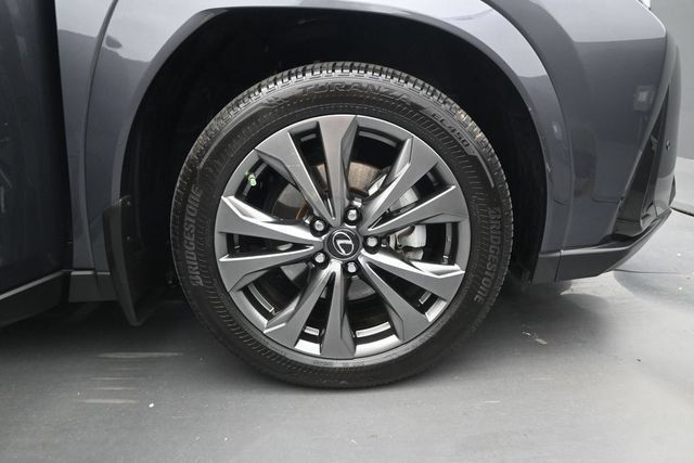 Used 2024 Lexus UX 250h F Sport FWD image 18