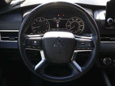 Used 2022 Mitsubishi Outlander SE AWD/4WD image 14