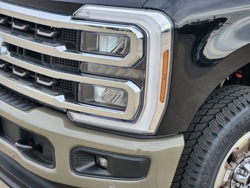 New 2026 Ford F250 King Ranch w/ FX4 Off-Road Package AWD/4WD image 10