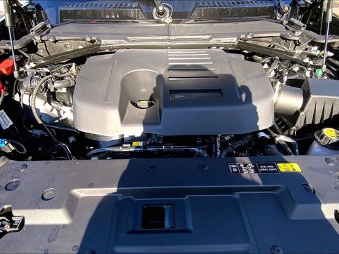 New 2026 Land Rover Defender 110 X-Dynamic SE image 16