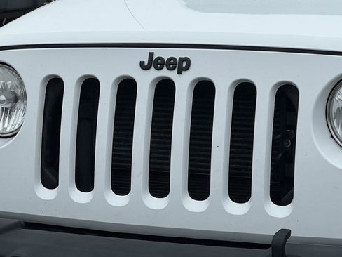 Used 2014 Jeep Wrangler Unlimited Sport w/ Quick Order Package 24S AWD/4WD image 6