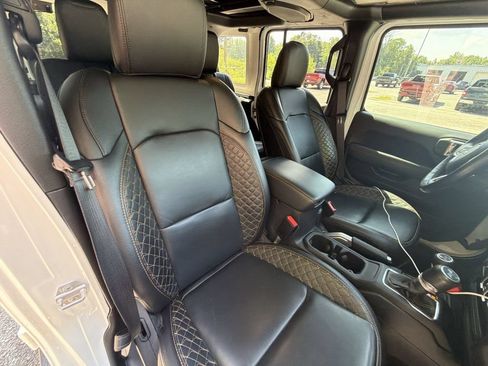Used 2021 Jeep Wrangler Unlimited Sahara AWD/4WD image 28