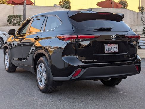 Used 2024 Toyota Highlander LE image 13