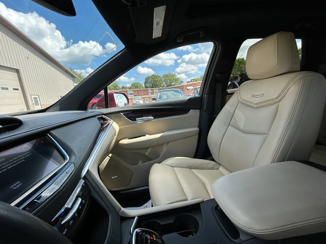 Used 2017 Cadillac XT5 Luxury w/ Driver Awareness Package FWD image 48