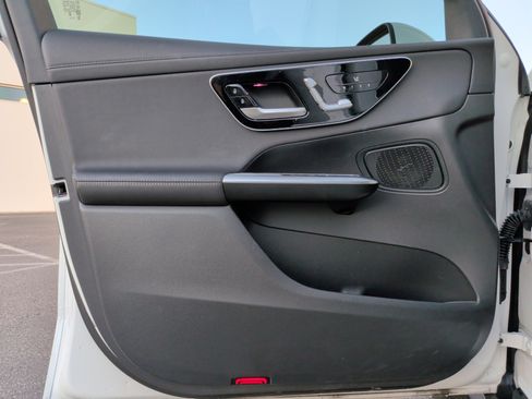 Used 2024 Mercedes-Benz GLC 300 image 27