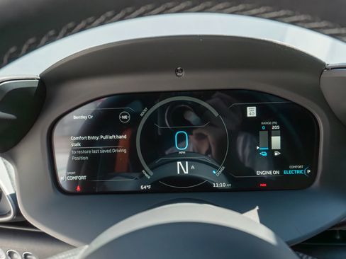 Used 2023 McLaren Artura RWD image 60