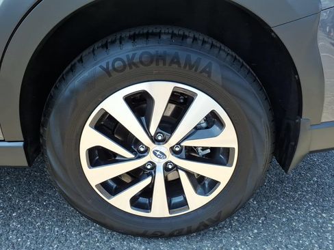 Certified 2025 Subaru Outback Premium AWD/4WD image 17