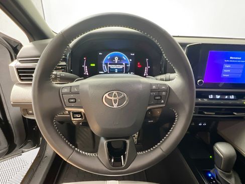 Used 2026 Toyota Camry SE FWD image 17