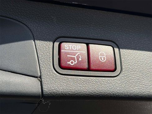 Used 2021 Mercedes-Benz GLS 450 4MATIC image 19