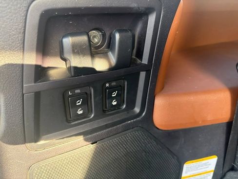 Used 2019 Toyota Sequoia Platinum RWD image 17