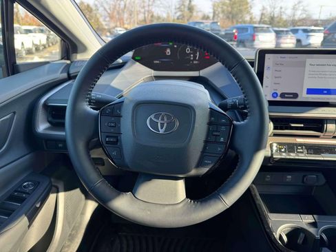 Used 2025 Toyota Prius XLE image 20