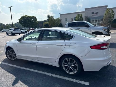 Used 2020 Ford Fusion Titanium FWD image 3