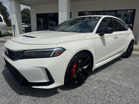 Used 2025 Honda Civic Type R image 2