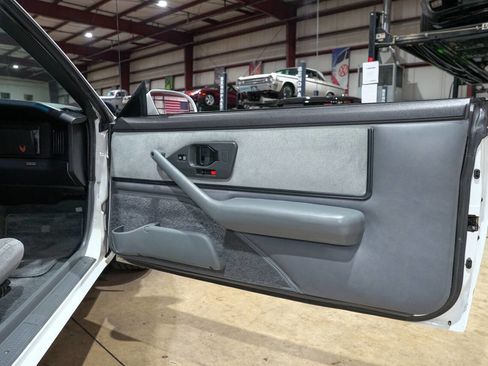 Used 1991 Pontiac Firebird Formula image 40