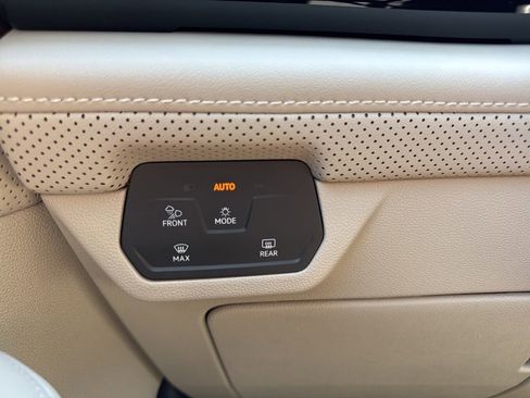 New 2026 Volkswagen Atlas SE FWD image 31