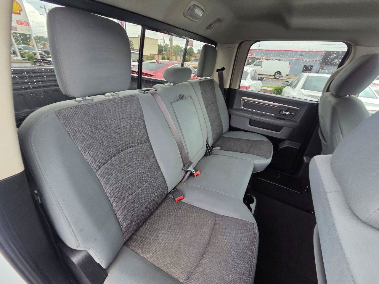 Used 2020 RAM 1500 Classic SLT w/ Luxury Group RWD image 17