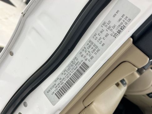 Used 2018 Jeep Grand Cherokee Limited w/ Luxury Group II image 29