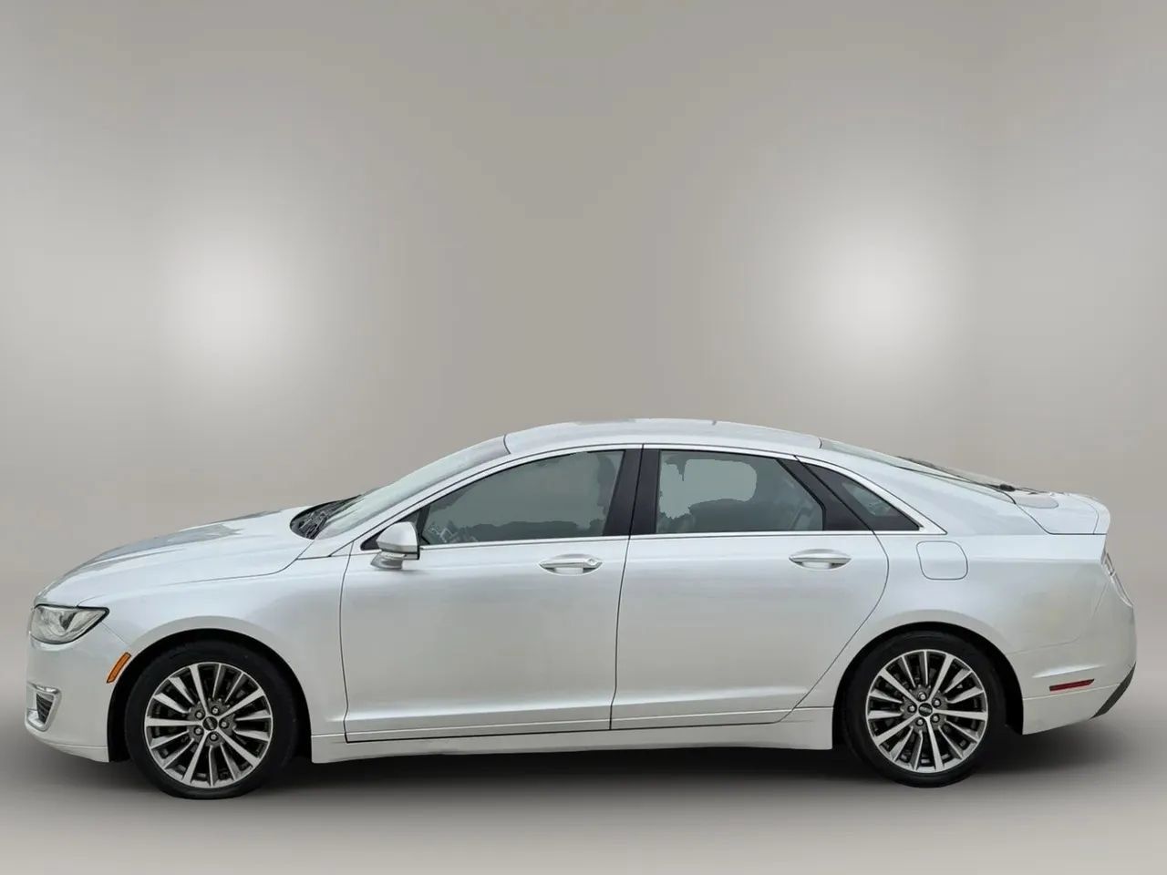 Used 2017 Lincoln MKZ Select w/ Climate Package AWD/4WD image 5