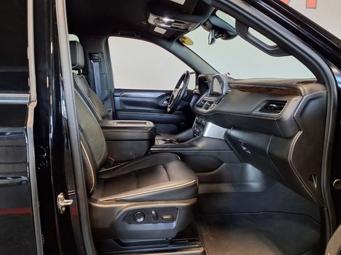 Used 2023 Chevrolet Suburban Premier AWD/4WD image 13