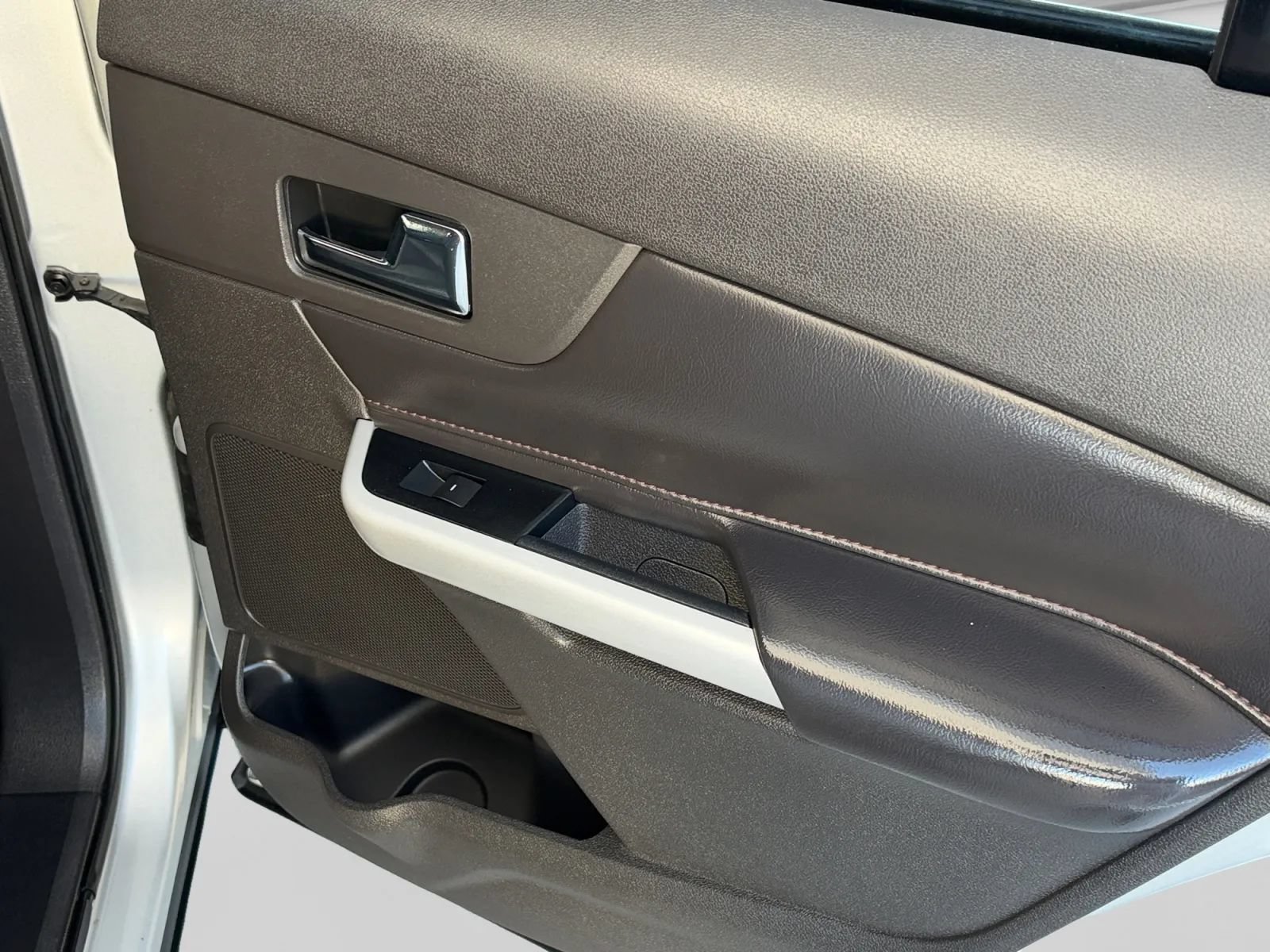 Used 2013 Ford Edge SEL FWD image 20