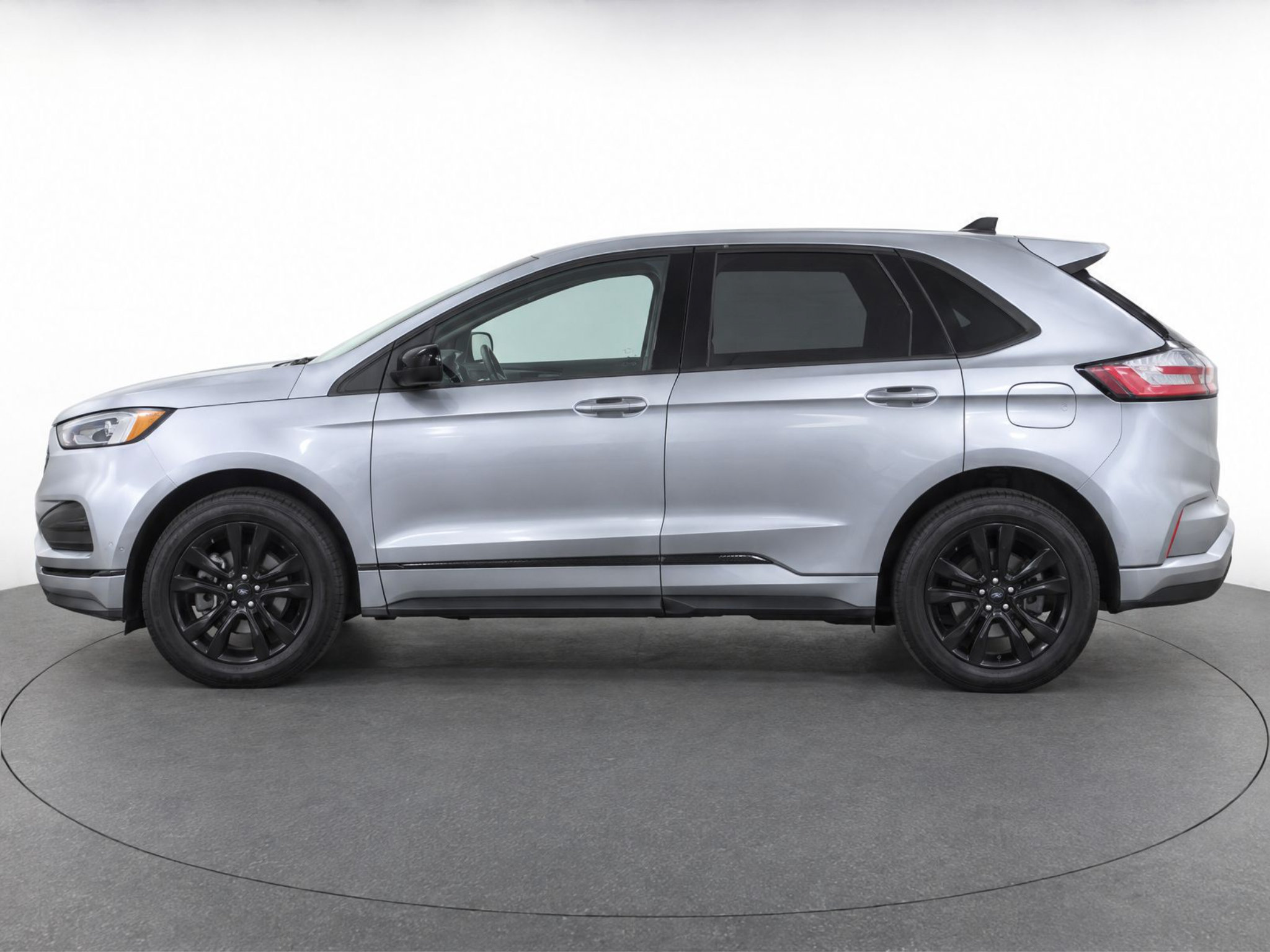 Used 2022 Ford Edge SE w/ Black Appearance Package AWD/4WD image 6