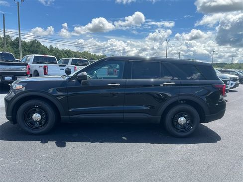 New 2025 Ford Explorer 4WD Police Interceptor image 8