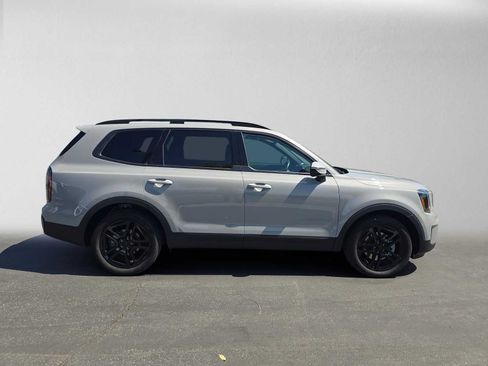 Used 2025 Kia Telluride SX X-Line AWD/4WD image 2