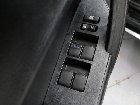 Used 2016 Toyota Corolla L FWD image 12