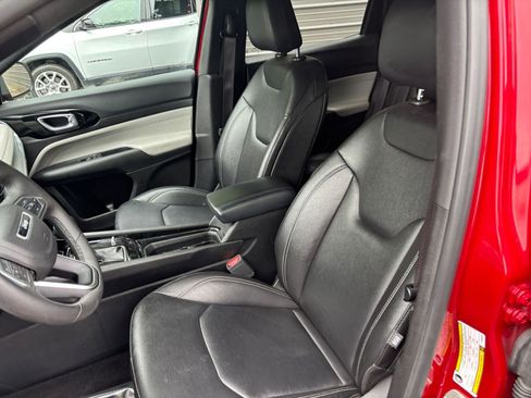 Used 2025 Jeep Compass Limited AWD/4WD image 31