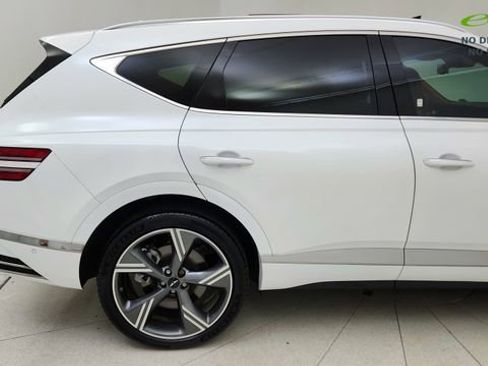 Used 2025 Genesis GV80 3.5T Prestige AWD/4WD image 12