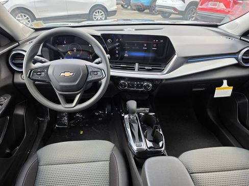 New 2026 Chevrolet Trax LT FWD image 10
