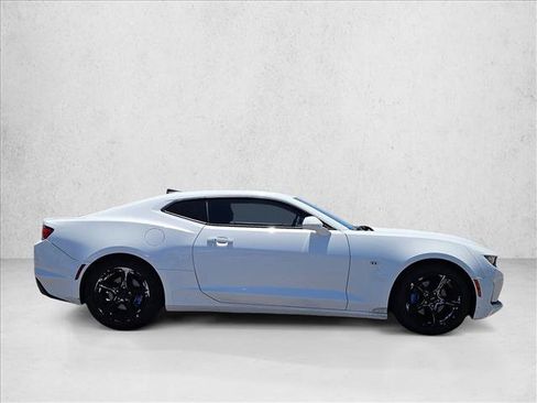 Used 2019 Chevrolet Camaro LT RWD image 4