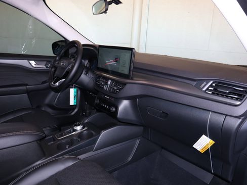 New 2026 Ford Escape SE FWD image 37