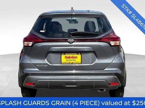 New 2025 Nissan Kicks Play S image 4