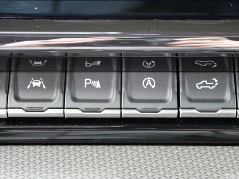 Used 2023 Chevrolet Silverado 1500 ZR2 image 63