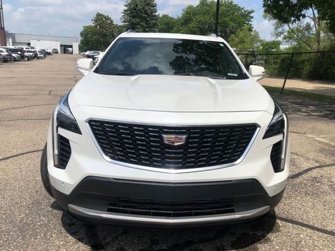 Used 2023 Cadillac XT4 Premium Luxury w/ Technology Package AWD/4WD image 2