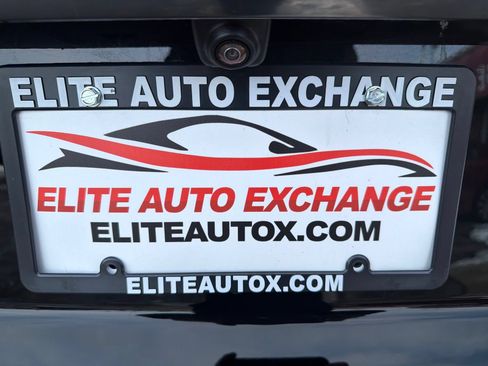 Used 2023 GMC Yukon XL AT4 w/ Technology Package AWD/4WD image 32
