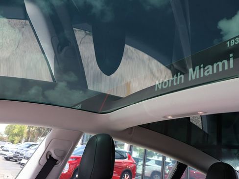 Used 2020 Tesla Model 3 Long Range image 21