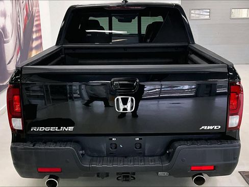 Used 2023 Honda Ridgeline Black Edition image 16