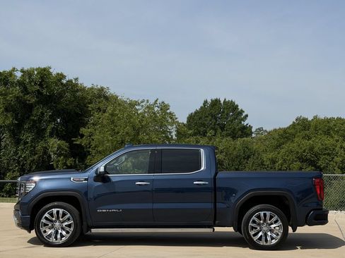 Used 2023 GMC Sierra 1500 Denali w/ Denali Reserve Package AWD/4WD image 3