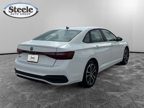 Used 2025 Volkswagen Jetta Sport FWD image 5