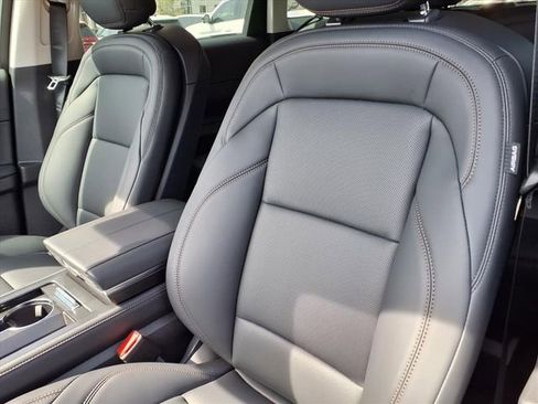 New 2026 Lincoln Nautilus Premier image 8