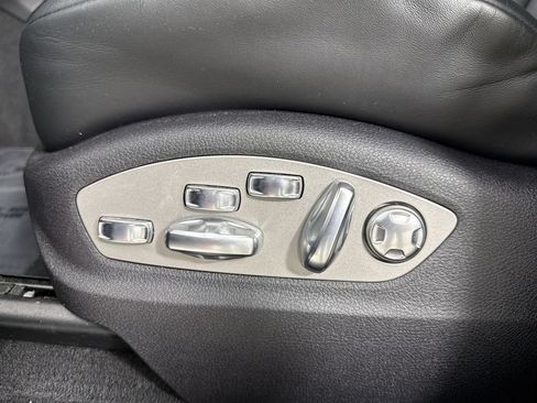Certified 2026 Porsche Macan AWD/4WD image 39