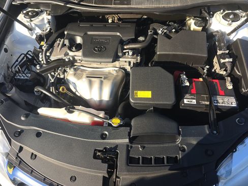 Used 2015 Toyota Camry XLE image 15