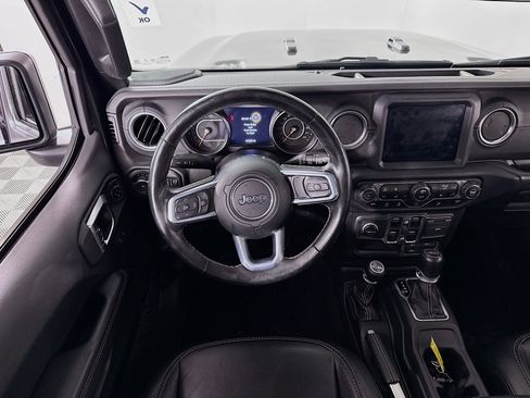 Used 2020 Jeep Wrangler Unlimited Sahara image 18