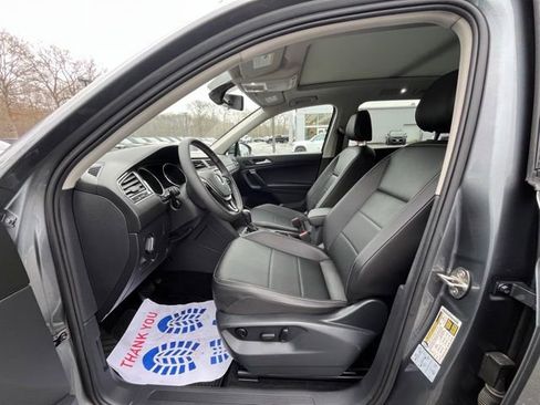 Certified 2021 Volkswagen Tiguan SE w/ Panoramic Sunroof Package image 28