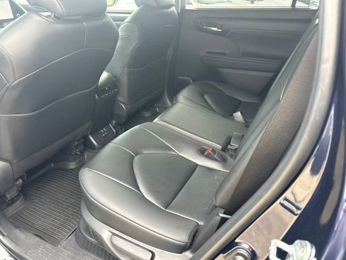 Used 2026 Toyota Highlander XLE AWD/4WD image 25