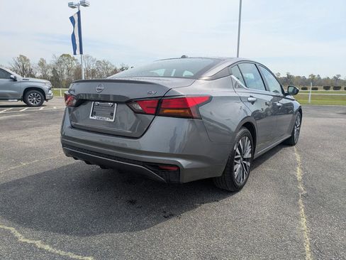 Used 2024 Nissan Altima 2.5 SV image 5