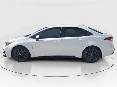 Used 2024 Toyota Corolla SE image 6