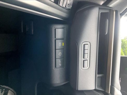 Used 2026 Toyota bZ FWD image 31